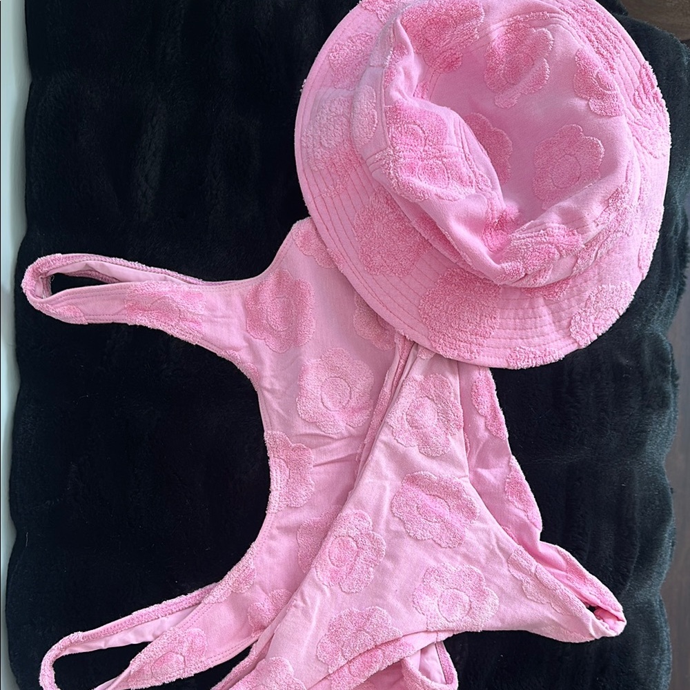 Frankie's Bikinis x Hailee Steinfeld Pink Terry Flowerchild & Bucket Hat
